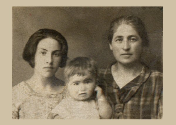 Bessie, Hy and Mirel Murowtchick