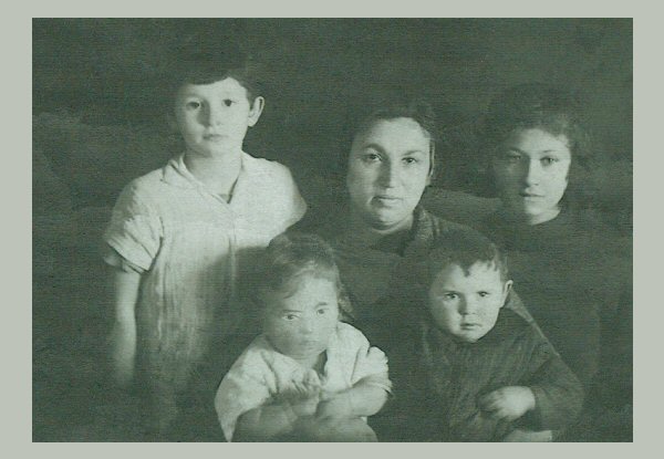 Hinda Bailen and children