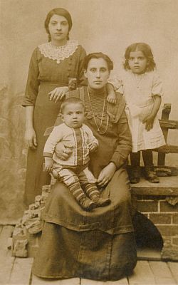 Pelavin Family