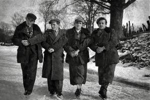 Friends skating on the Horin River in David-Horodok, 1938.
From right: Shimshon Gitelman, Leibl Gottlieb, Aharon Ladezky and Shejne Gottlieb. Sourced from The Oster Visual Documentation Center, Beit Hatfutsot, Courtesy of Shimshon Gitelman, Israel.